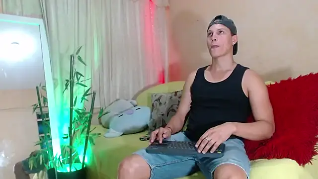 Snapshot of DavidNeill chatting on September 17, 2025, 8:55 pm DavidNeill online show from September 17, 2025, 8:55 pm