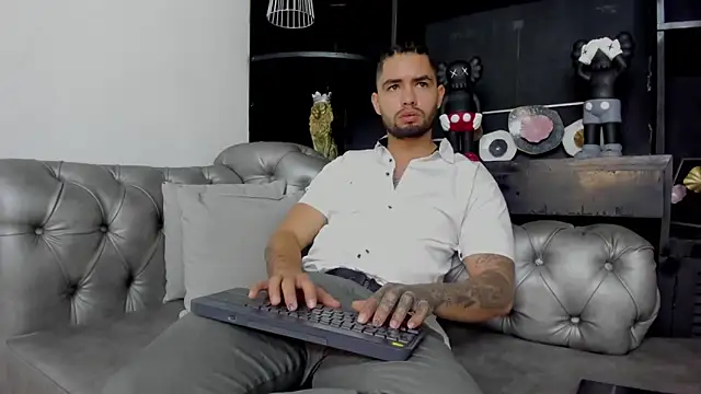 matteosantos online show from March 22, 2025, 11:53 am