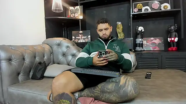 matteosantos online show from October 19, 2025, 11:02 am