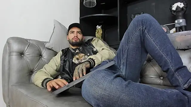 matteosantos online show from March 18, 2025, 11:44 am