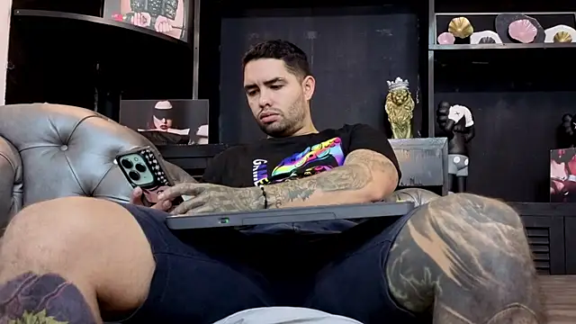 matteosantos online show from October 28, 2025, 11:53 am