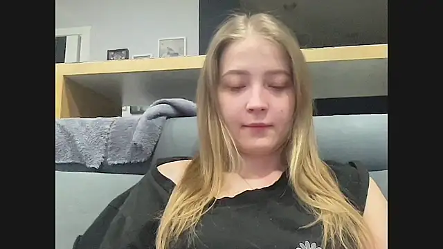 CharmingSarah online show from February 25, 2026, 5:35 pm