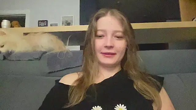 CharmingSarah online show from April 2, 2026, 4:02 pm