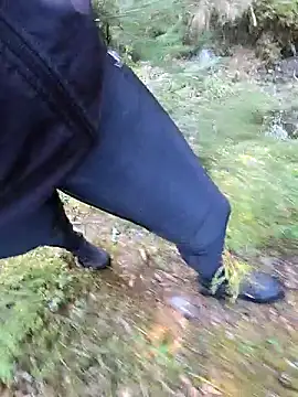 Papiercedbisex online show from April 8, 2026, 6:15 am