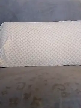 LoGaNfree88 online show from December 5, 2025, 2:10 am