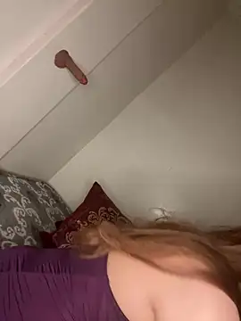 Snapshot of Amber-Queen chatting on March 20, 2025, 11:12 pm Amber-Queen online show from March 20, 2025, 11:12 pm