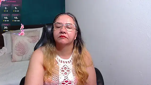 Snapshot of scaelettdubois chatting on October 19, 2025, 3:09 am scaelettdubois online show from October 19, 2025, 3:09 am