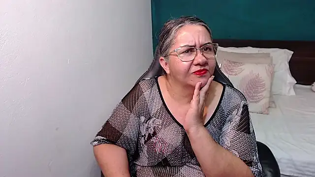 Snapshot of scaelettdubois chatting on November 11, 2025, 1:00 am scaelettdubois online show from November 11, 2025, 1:00 am