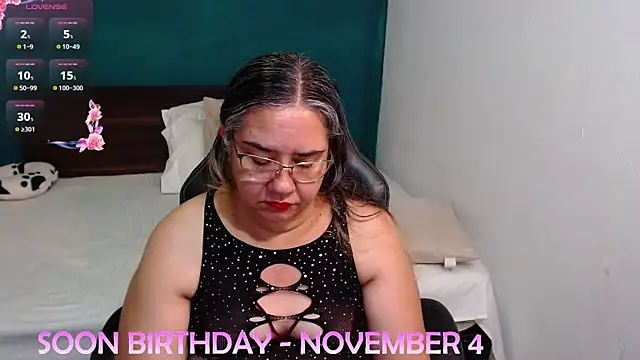 Snapshot of scaelettdubois chatting on November 3, 2025, 10:24 pm scaelettdubois online show from November 3, 2025, 10:24 pm