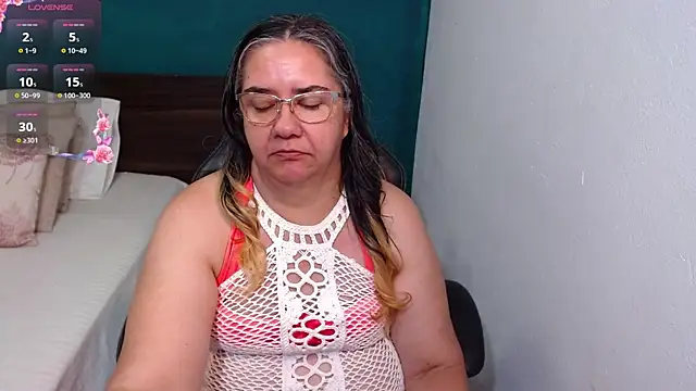 Snapshot of scaelettdubois chatting on November 20, 2025, 2:12 am scaelettdubois online show from November 20, 2025, 2:12 am