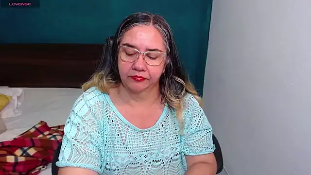 Snapshot of scaelettdubois chatting on November 29, 2025, 12:00 am scaelettdubois online show from November 29, 2025, 12:00 am