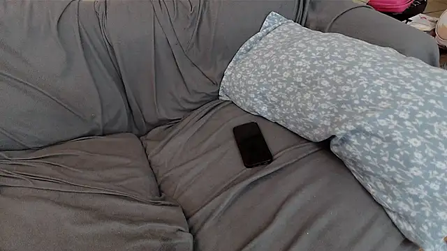 Snapshot of EmoDream1998 chatting on March 15, 2025, 2:35 am EmoDream1998 online show from March 15, 2025, 2:35 am