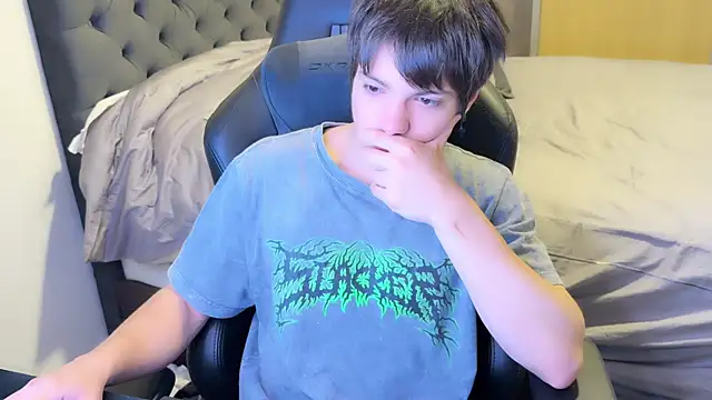 SasukeUhchiaa online show from February 26, 2025, 2:41 am