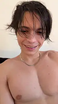 Snapshot of SasukeUhchiaa chatting on June 17, 2026, 7:46 pm SasukeUhchiaa online show from June 17, 2026, 7:46 pm