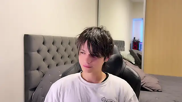 SasukeUhchiaa online show from January 3, 2025, 9:58 am