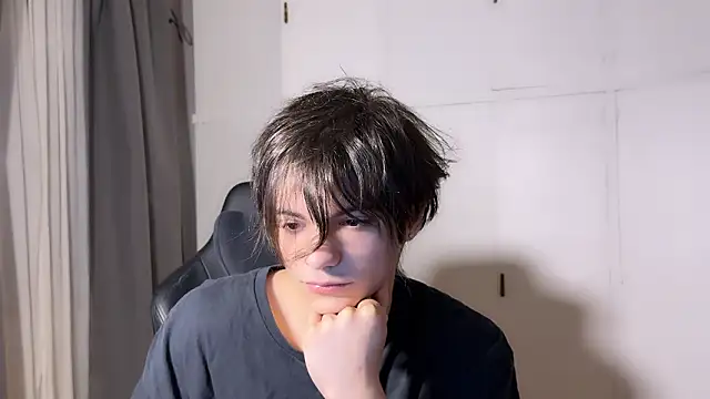 SasukeUhchiaa online show from February 12, 2026, 2:11 am