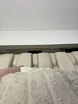 ALISSON FOXXX1 online show from April 5, 2026, 10:49 pm