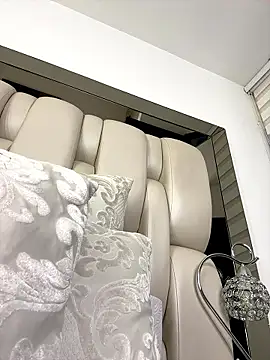 Snapshot of ALISSON_FOXXX1 chatting on January 7, 2026, 10:48 pm ALISSON FOXXX1 online show from January 7, 2026, 10:48 pm