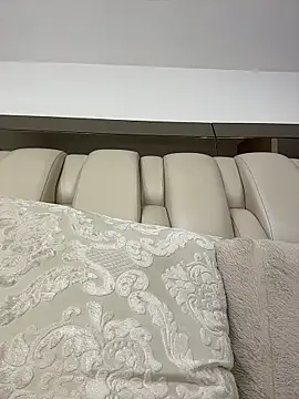 Snapshot of ALISSON_FOXXX1 chatting on February 28, 2026, 10:53 pm ALISSON FOXXX1 online show from February 28, 2026, 10:53 pm