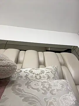 Snapshot of ALISSON_FOXXX1 chatting on January 8, 2026, 10:49 pm ALISSON FOXXX1 online show from January 8, 2026, 10:49 pm