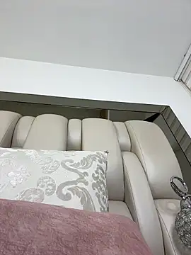 Snapshot of ALISSON_FOXXX1 chatting on February 3, 2026, 10:59 pm ALISSON FOXXX1 online show from February 3, 2026, 10:59 pm