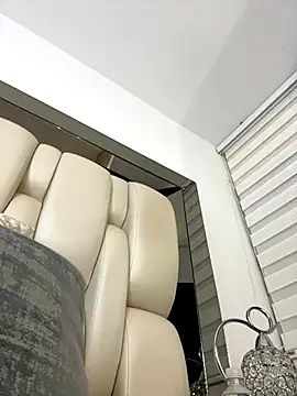 Snapshot of ALISSON_FOXXX1 chatting on October 8, 2025, 9:48 pm ALISSON FOXXX1 online show from October 8, 2025, 9:48 pm