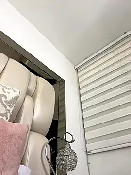 Snapshot of ALISSON_FOXXX1 chatting on November 14, 2025, 11:08 pm ALISSON FOXXX1 online show from November 14, 2025, 11:08 pm