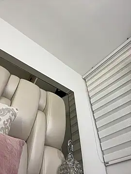 Snapshot of ALISSON_FOXXX1 chatting on February 6, 2026, 11:01 pm ALISSON FOXXX1 online show from February 6, 2026, 11:01 pm