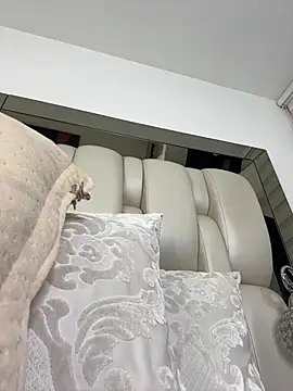 Snapshot of ALISSON_FOXXX1 chatting on January 14, 2026, 10:57 pm ALISSON FOXXX1 online show from January 14, 2026, 10:57 pm