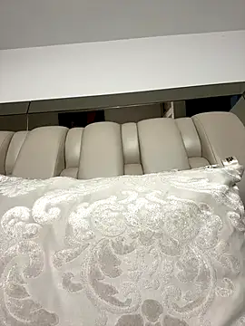 Snapshot of ALISSON_FOXXX1 chatting on December 19, 2025, 11:51 pm ALISSON FOXXX1 online show from December 19, 2025, 11:51 pm