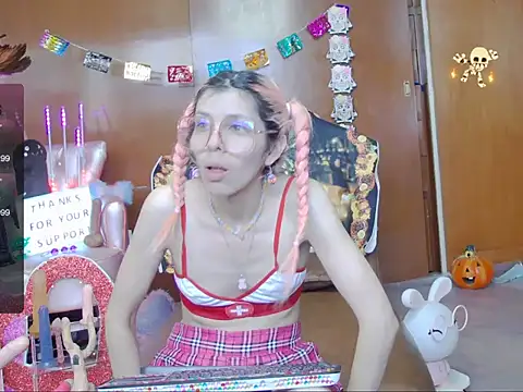 Snapshot of Skinygirl chatting on November 1, 2025, 8:03 pm Skinygirl online show from November 1, 2025, 8:03 pm