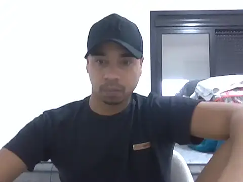 Snapshot of Juninho10c chatting on November 2, 2025, 2:55 pm Juninho10c online show from November 2, 2025, 2:55 pm