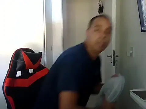 Snapshot of Juninho10c chatting on November 18, 2025, 12:52 pm Juninho10c online show from November 18, 2025, 12:52 pm