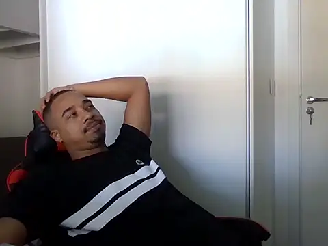 Snapshot of Juninho10c chatting on November 11, 2025, 1:17 pm Juninho10c online show from November 11, 2025, 1:17 pm