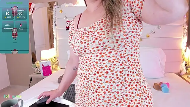 Charlotte93  online show from December 20, 2025, 11:46 am