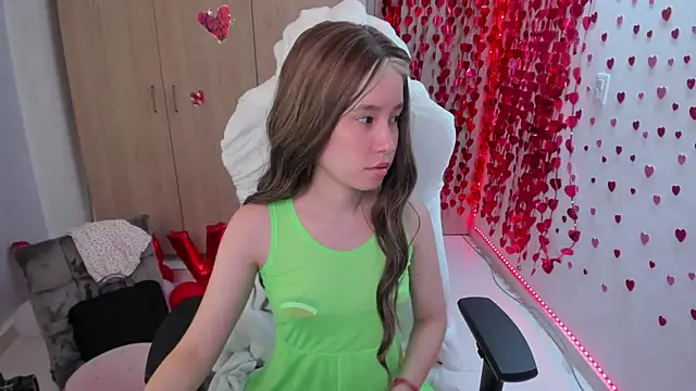 Snapshot of Anto_herrera chatting on February 19, 2025, 8:20 pm Anto herrera online show from February 19, 2025, 8:20 pm