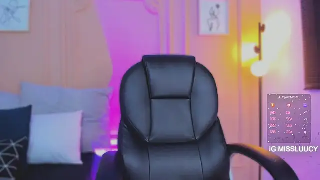 lucy neil online show from April 10, 2026, 4:08 am