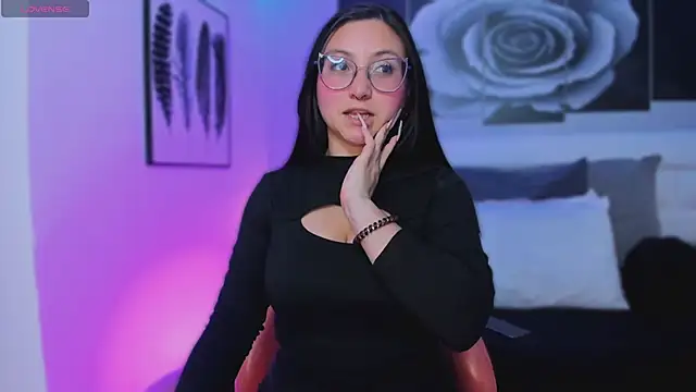 Snapshot of lucy_neil chatting on March 12, 2025, 7:25 pm lucy neil online show from March 12, 2025, 7:25 pm