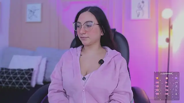 lucy neil online show from February 20, 2026, 2:41 am