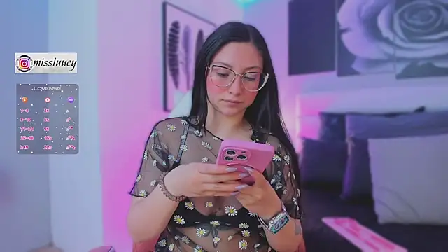 Snapshot of lucy_neil chatting on September 30, 2025, 7:09 pm lucy neil online show from September 30, 2025, 7:09 pm