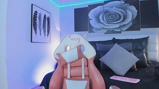 Snapshot of lucy_neil chatting on October 6, 2025, 7:03 pm lucy neil online show from October 6, 2025, 7:03 pm