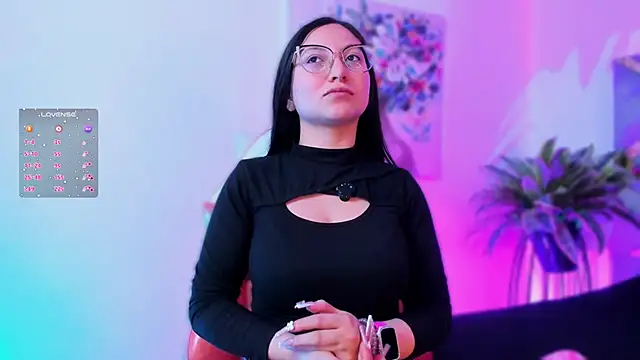 Snapshot of lucy_neil chatting on November 13, 2025, 2:48 am lucy neil online show from November 13, 2025, 2:48 am