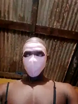 Snapshot of LULE37587001 chatting on January 15, 2026, 7:39 pm LULE37587001 online show from January 15, 2026, 7:39 pm