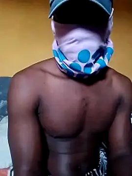 Snapshot of LULE37587001 chatting on November 18, 2025, 11:35 am LULE37587001 online show from November 18, 2025, 11:35 am