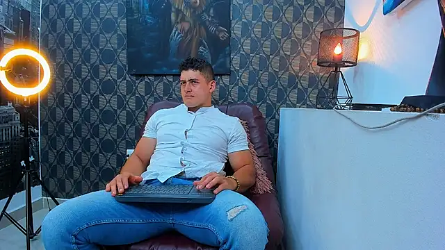 Leonsmoron online show from January 9, 2026, 11:22 pm