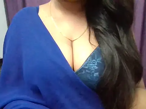 Roopshikha39 online show from November 30, 2025, 7:03 pm