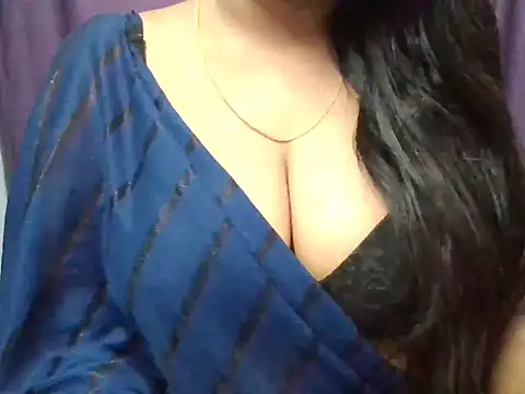 Roopshikha39 online show from November 19, 2025, 6:30 pm