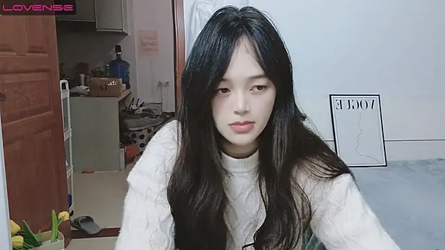 QiuPeiPeimmm online show from February 28, 2025, 5:26 pm