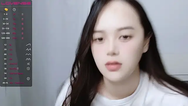 QiuPeiPeimmm online show from March 13, 2025, 6:01 pm