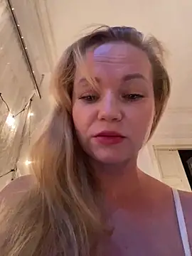 Snapshot of Lady__Maria chatting on October 12, 2025, 4:30 pm Lady Maria online show from October 12, 2025, 4:30 pm